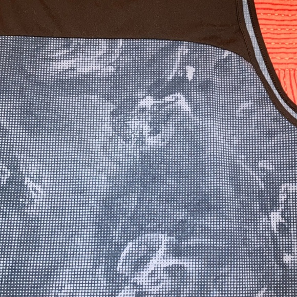 Heatgear Under Armour Black and Blue Tank Top - Picture 5 of 11